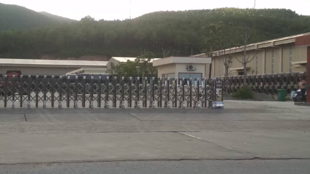 0967f97b820f62513b1e Lắp đặt cổng xếp tự động tại Tập đoàn Tôn Hoa Sen Toàn An Khánh