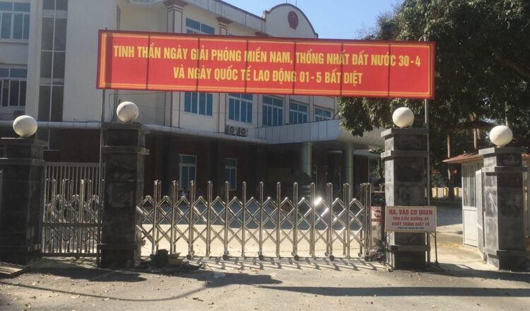 6a7c8af74225ac7bf534 1 Lắp đặt cổng xếp Inox-304 TAK-004 Tại UBND huyện Thọ Xuân, Thanh Hoá Toàn An Khánh