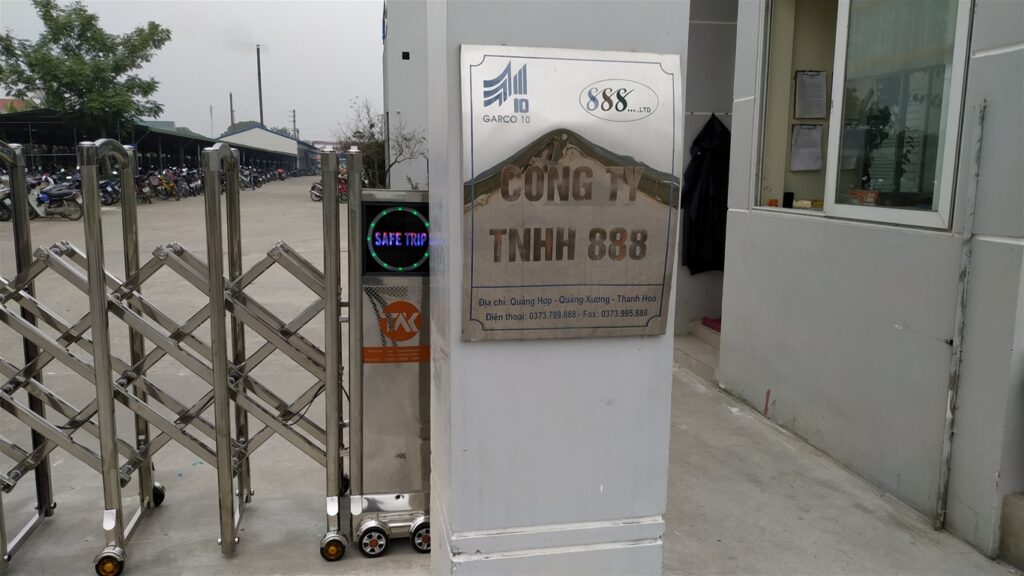 7e39aa86e35e0000594f1 Lắp đặt 2 bộ cổng xếp inox tại Công ty TNHH 888 Toàn An Khánh