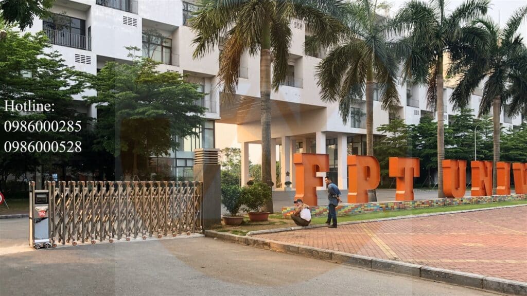 Cong xep truong FPT 2 Lắp đặt cổng xếp inox TAK-004 tại Trường Đại học FPT Hà Nội Toàn An Khánh