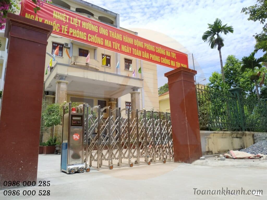 cong xep inox tai So LDTB Ha Nam 1 Lắp đặt Cổng xếp inox tại Sở LĐTB & XH tỉnh Hà Nam Toàn An Khánh