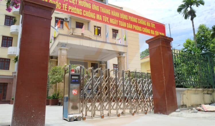cong xep inox tai So LDTB Ha Nam 2 Lắp đặt Cổng xếp inox tại Sở LĐTB & XH tỉnh Hà Nam Toàn An Khánh