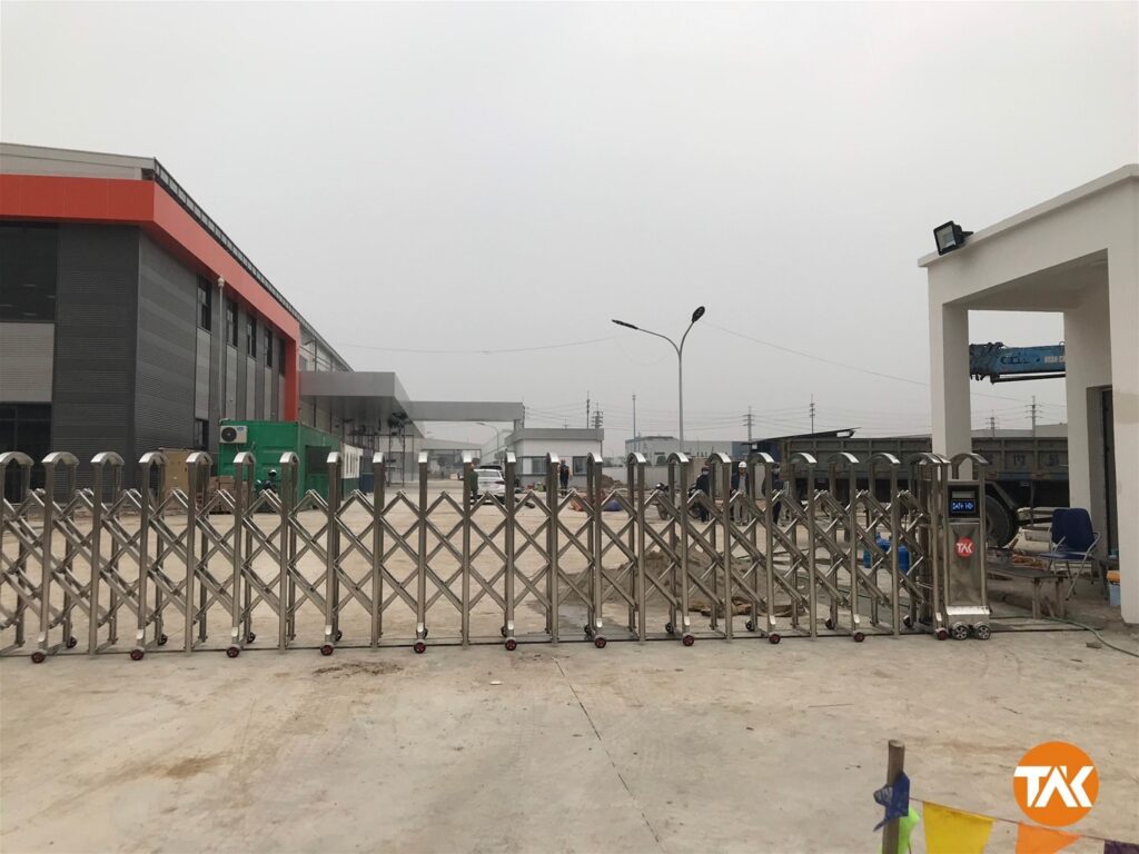 cong xep tak 057 tai van trung Cổng xếp inox TAK-057 tại Nhà máy ORG - Bắc Giang Toàn An Khánh