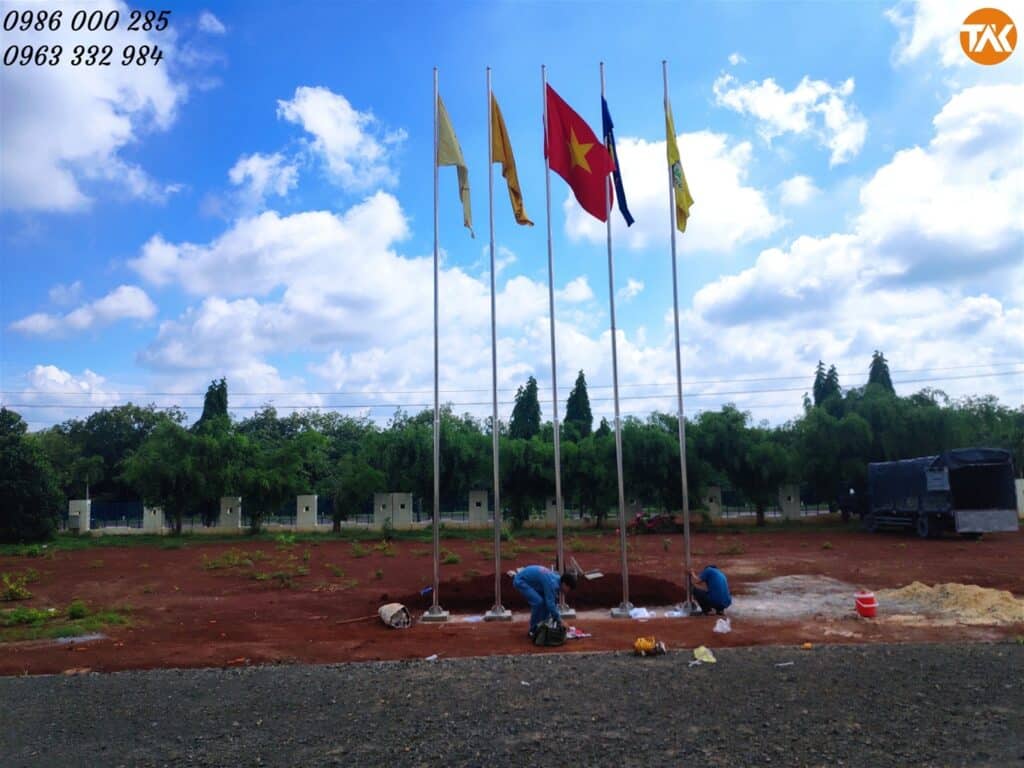 cot co inox tai cong ty sinh hoc the ky 5 Lắp đặt Cột cờ inox tại Bình Phước Toàn An Khánh