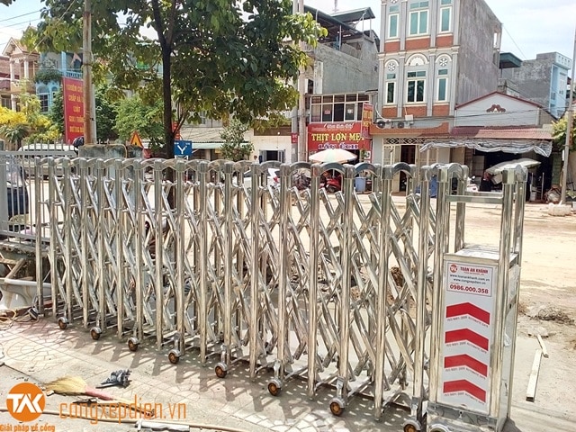 lap dat cong xep tu dong tai son la 1 Lắp đặt cổng xếp tự động tại Sơn La Toàn An Khánh